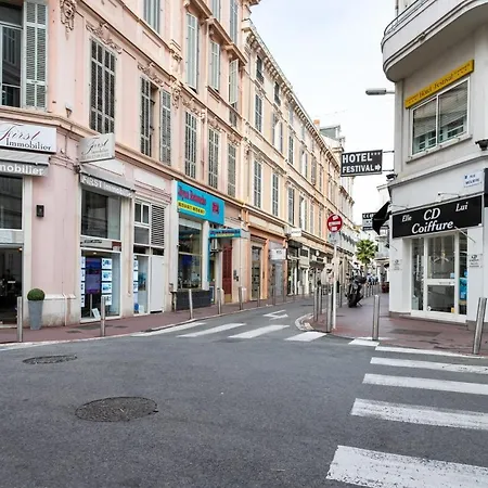 Beautiful Duplex Ideally Located In The Heart Of *